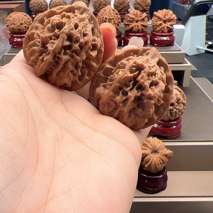 把件文玩核桃40 小花 v-068