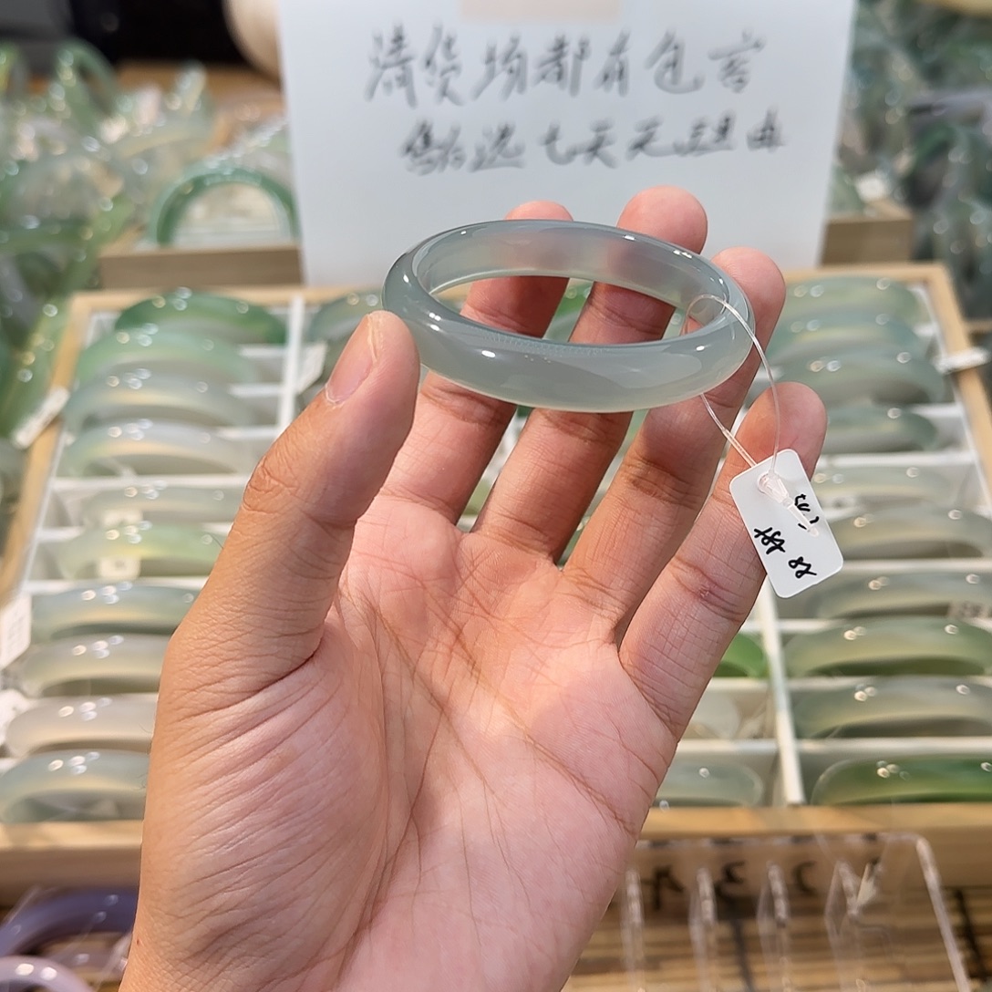 玛瑙/玉髓未镶嵌手镯圈口50.3