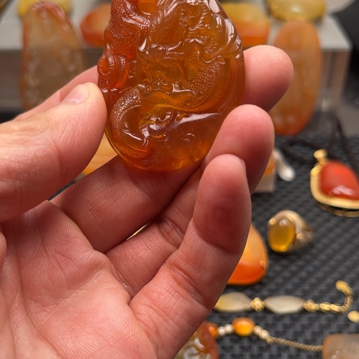 石英质玉颈饰未镶嵌琼