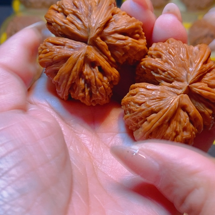 文玩核桃吊坠友***穷白狮子连体42