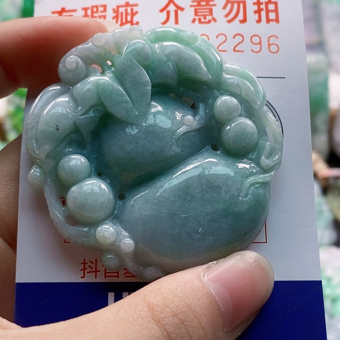 吊坠(不含链)未镶嵌翡翠