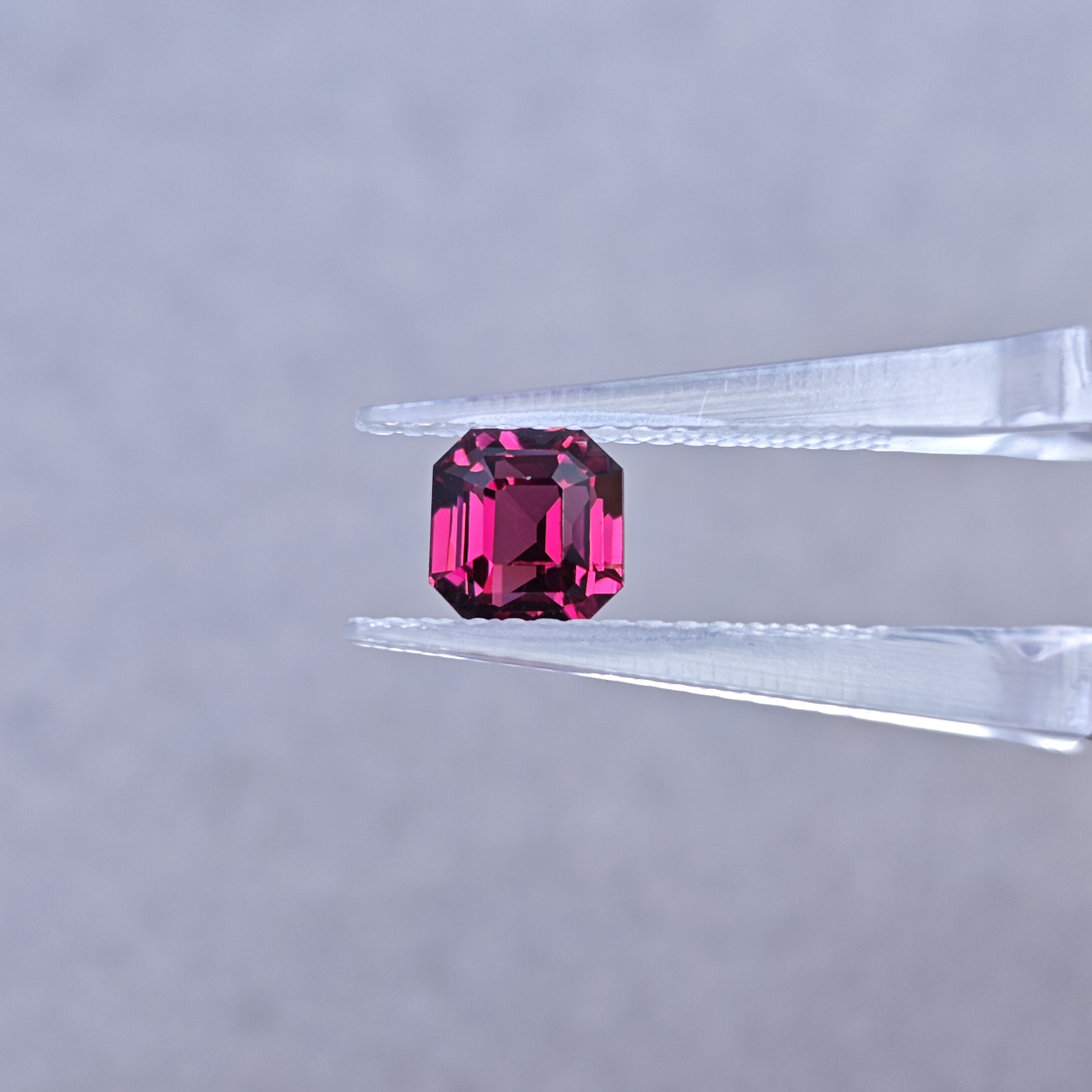 S 石榴石-2.23ct（01046312）0508