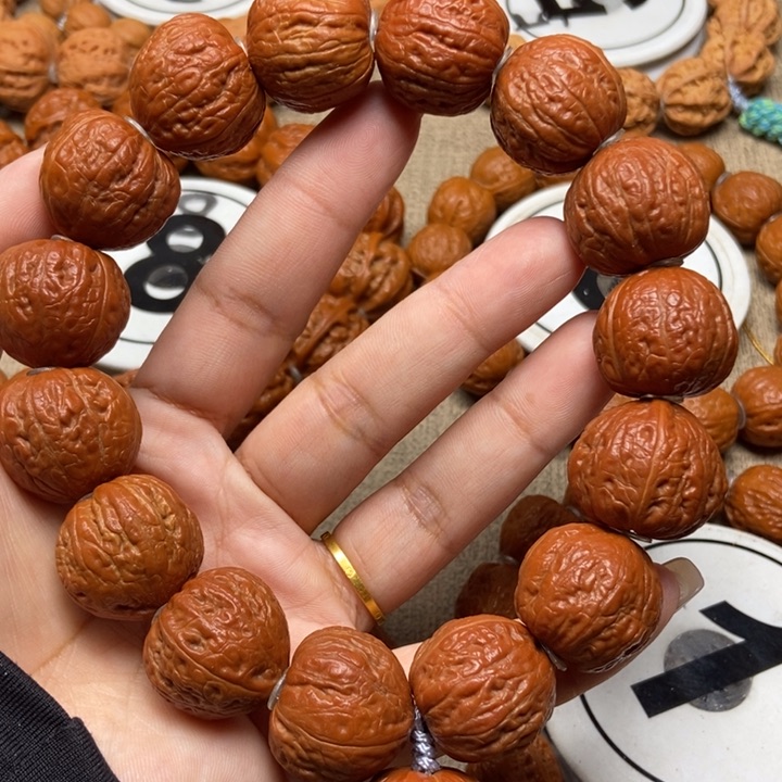 文玩核桃吊坠红皮柿子