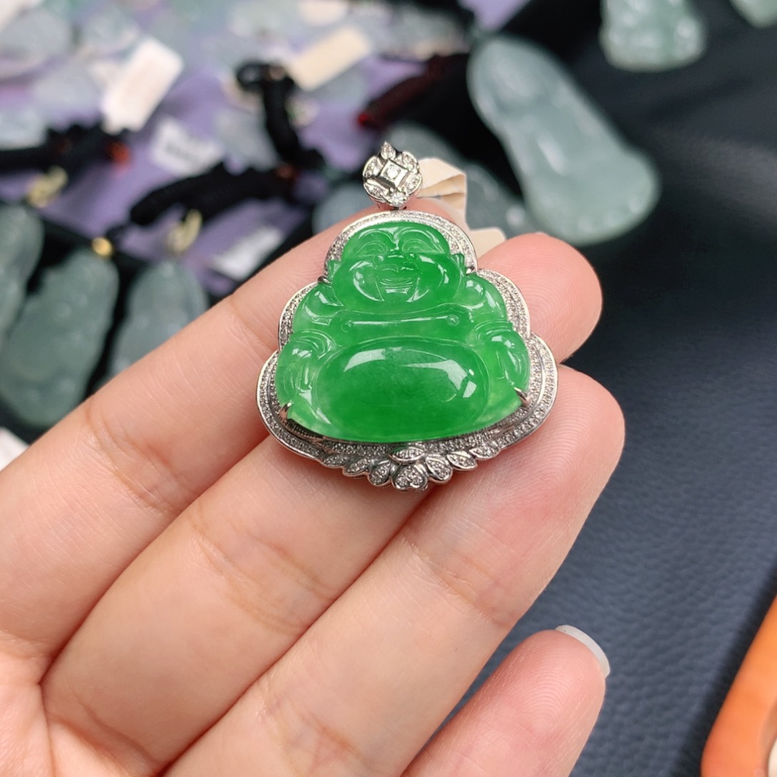 颈饰18K金镶嵌翡翠佛公