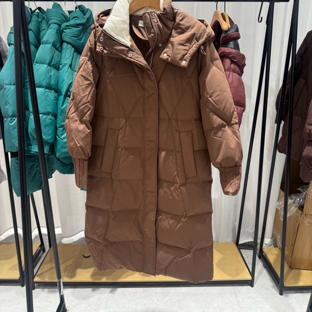 新款长款羽绒服时尚