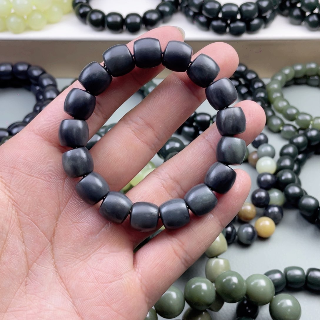 和田玉手串未镶嵌