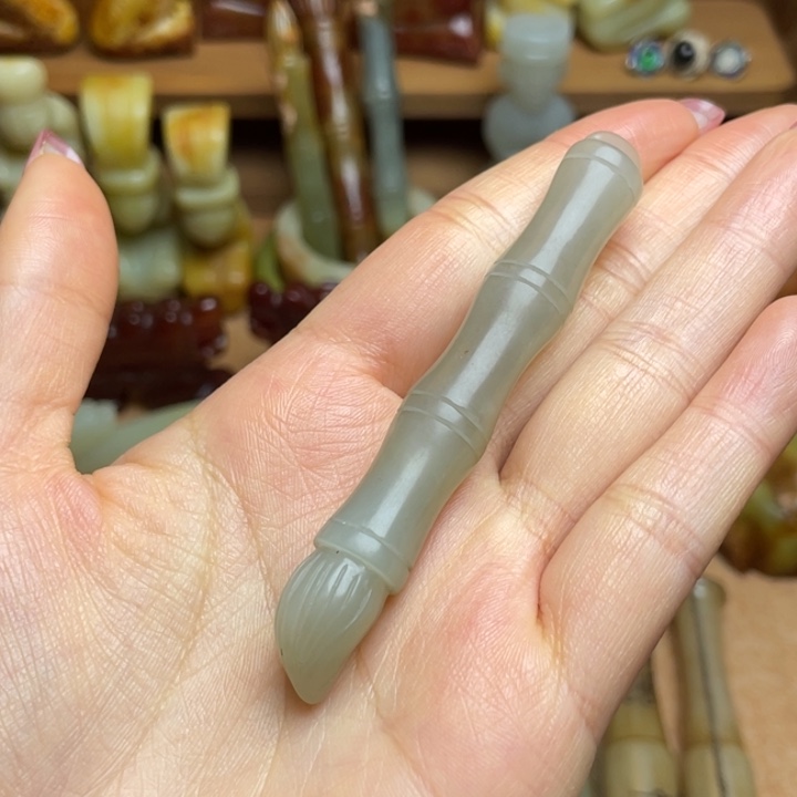 蛇纹石玉未镶嵌颈饰