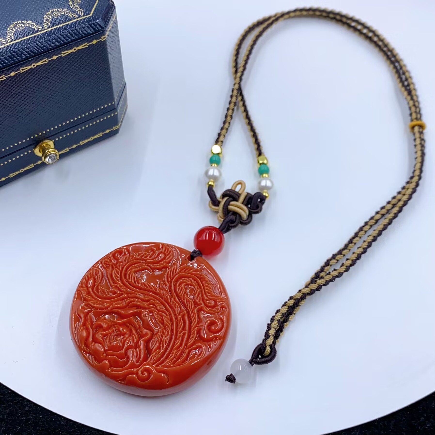 4937  红色雕刻圆吊坠百搭多样性发货