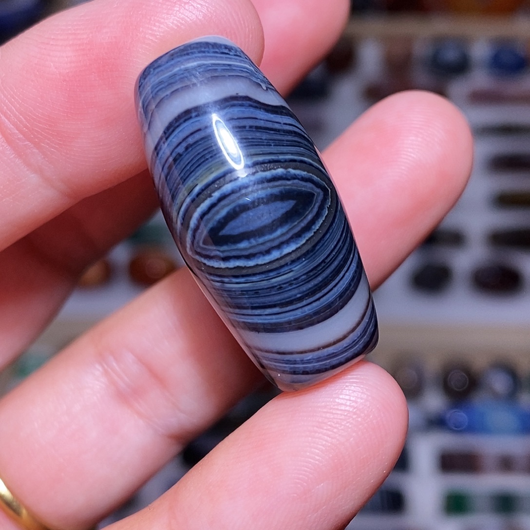 琥珀未镶嵌吊坠……