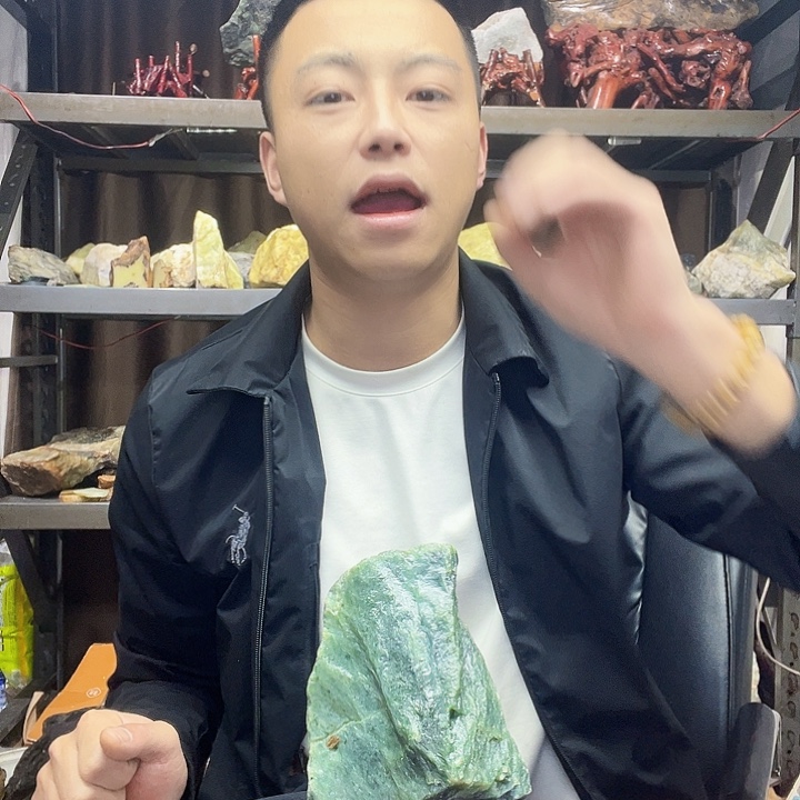 蛇纹石玉未镶嵌珠宝奇石