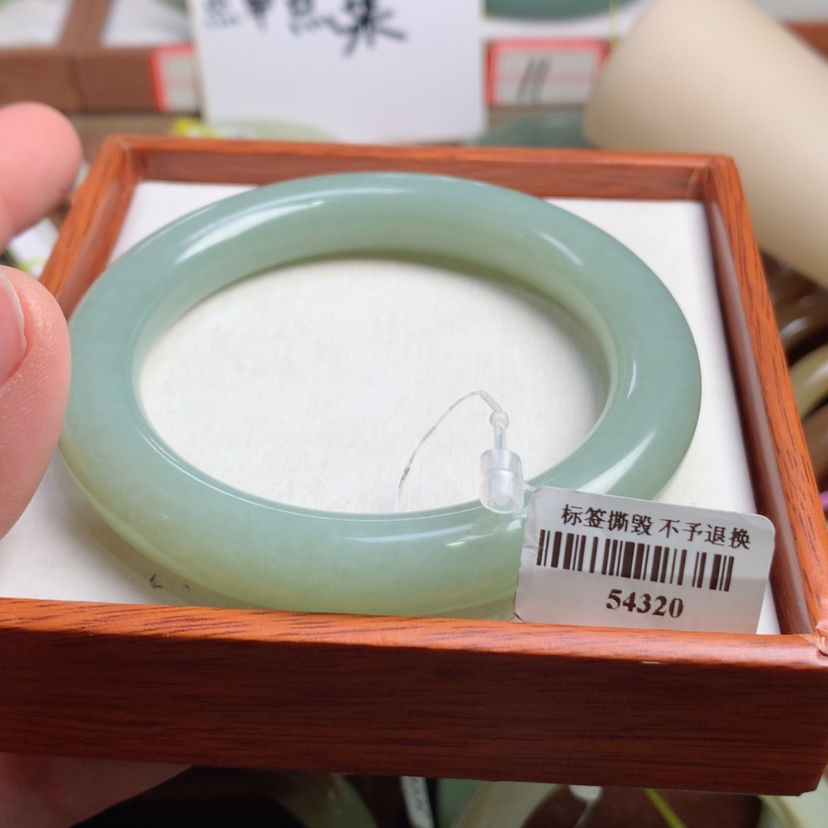 【闪购商品】和田玉手镯未镶嵌