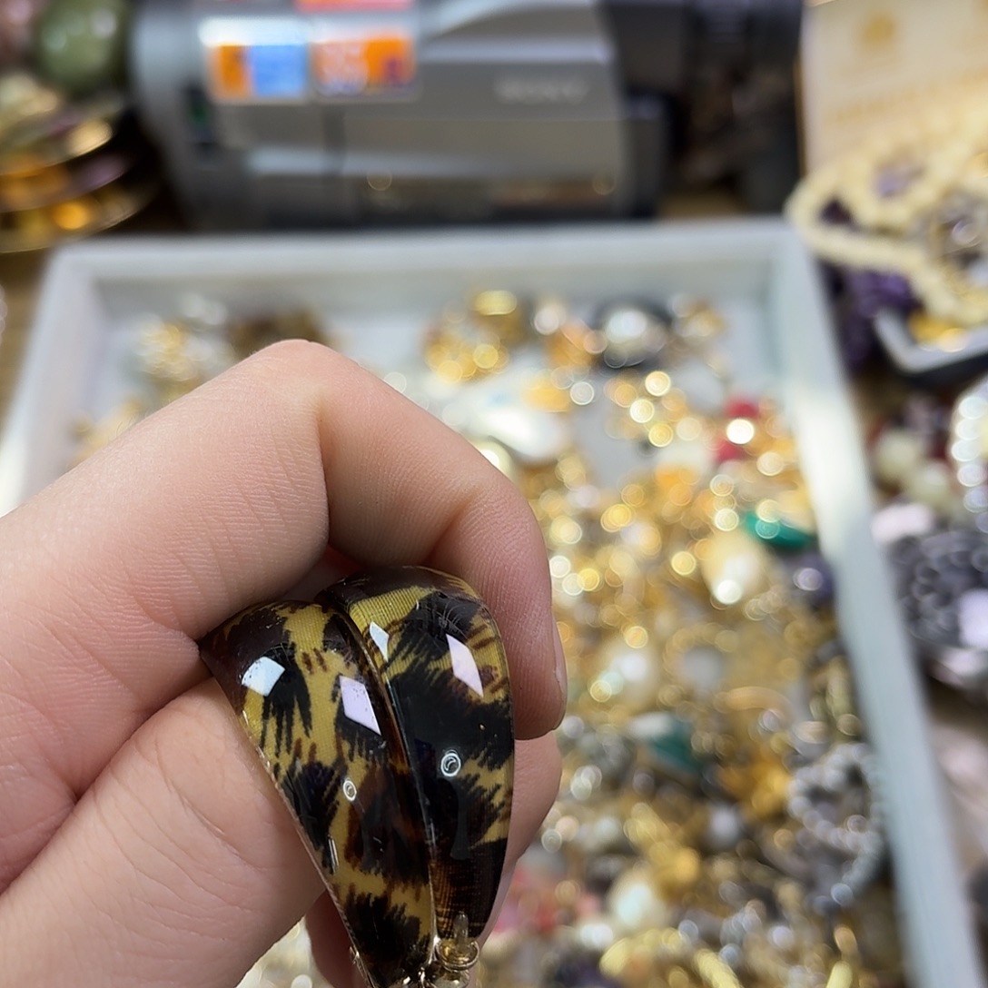 Z***安锆石铁合金耳夹子