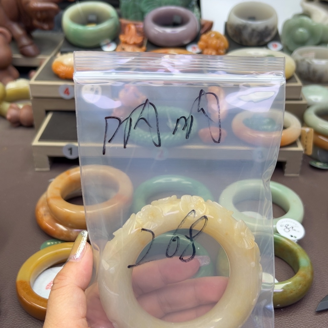 石英质玉手镯未镶嵌呐***m