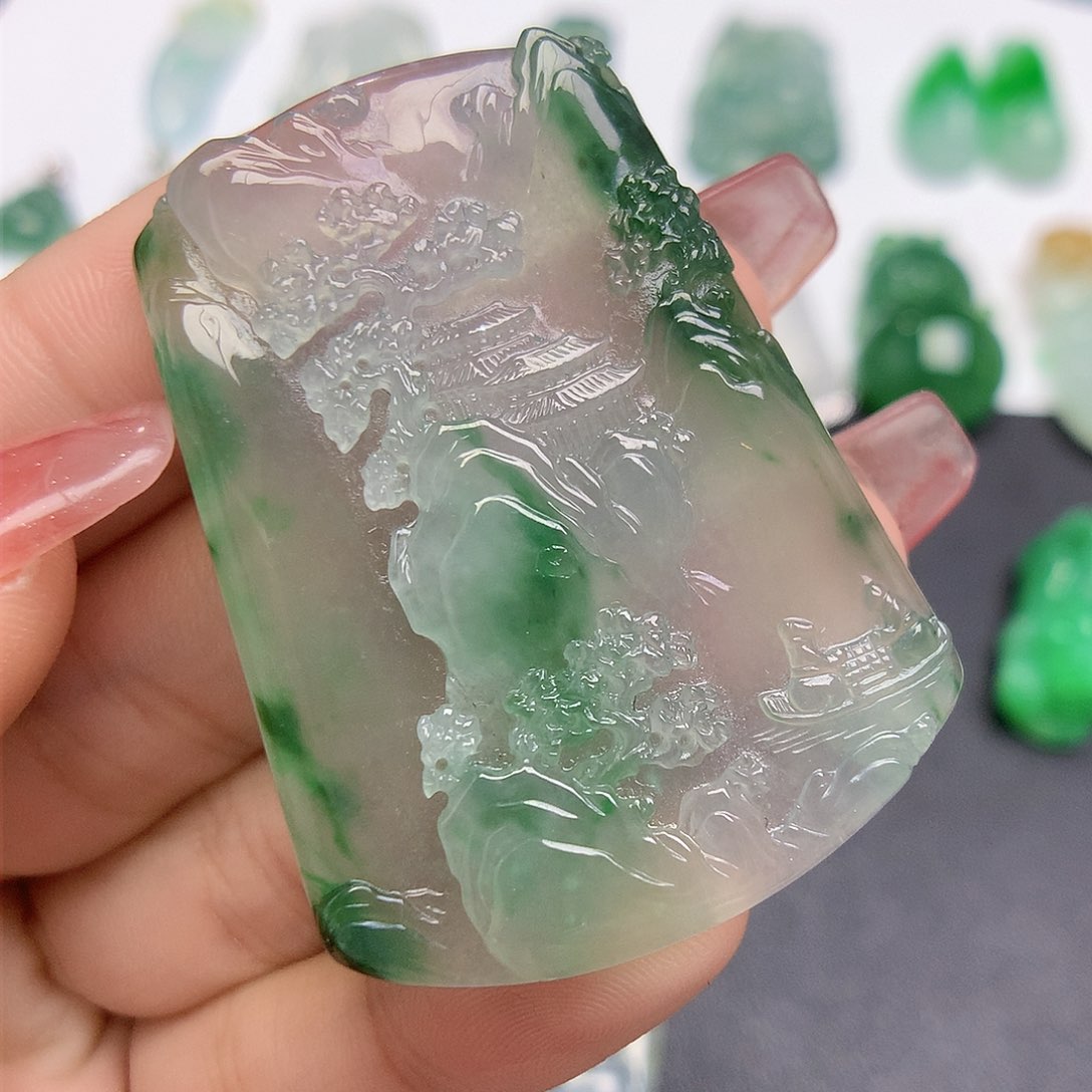 翡翠颈饰未镶嵌萌*山水