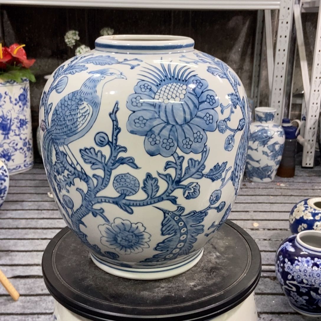 摆件花瓶手绘釉下彩