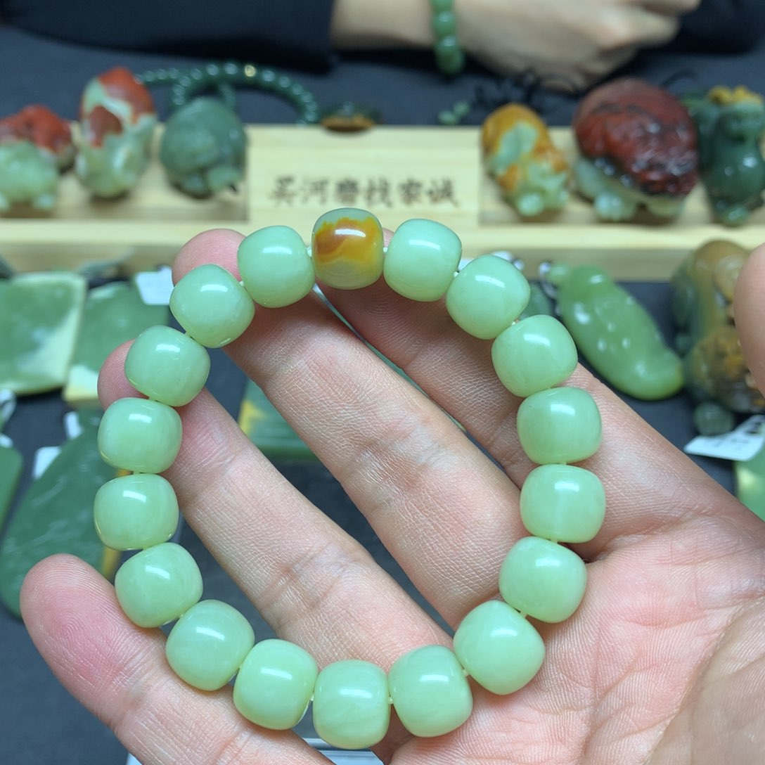 岫岩河磨玉（透闪石质玉）手链未镶嵌