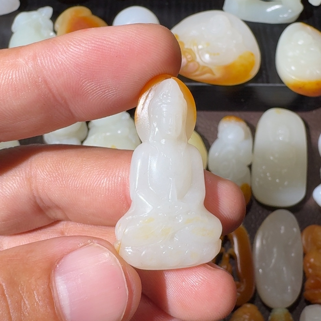 红***传和田玉未镶嵌挂件