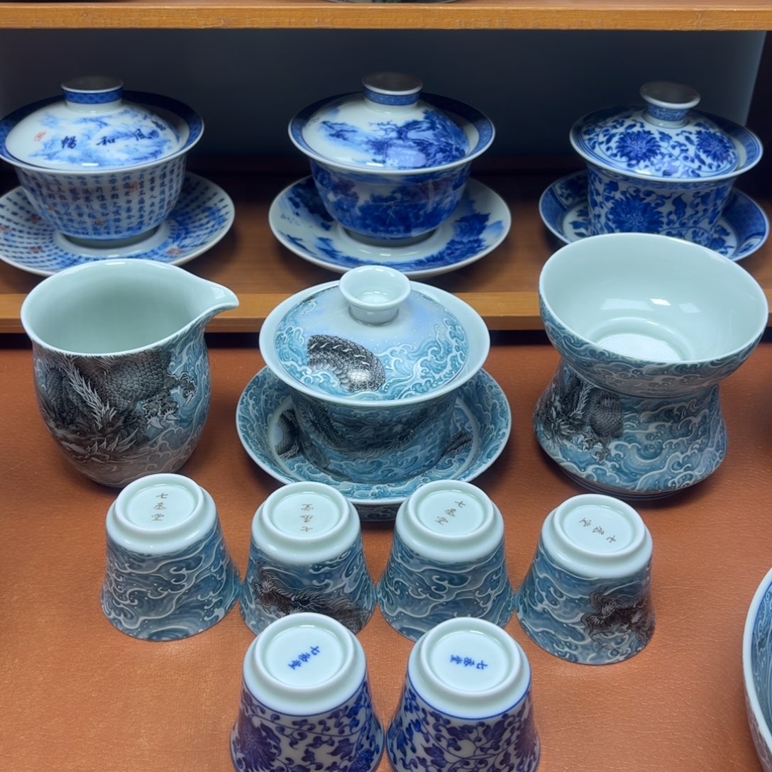 荆***情景德镇瓷器精品展示