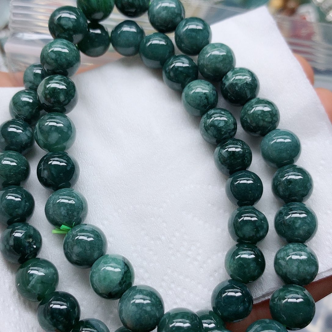 翡翠颈饰未镶嵌手串