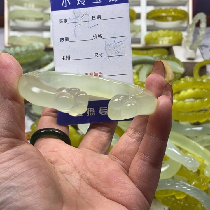 蛇纹石玉未镶嵌戒指