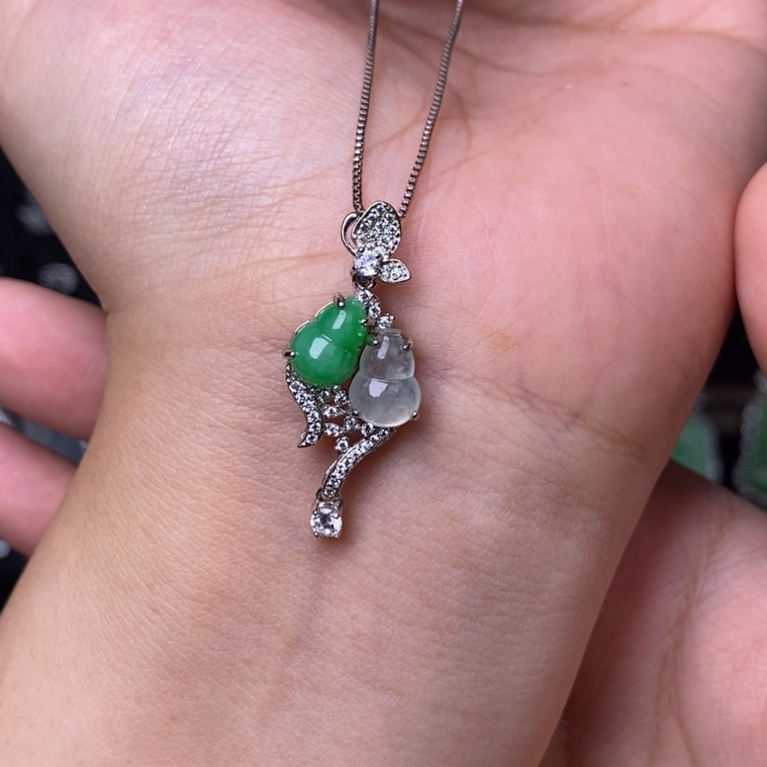 翡翠银S925镶嵌吊坠(赠链)