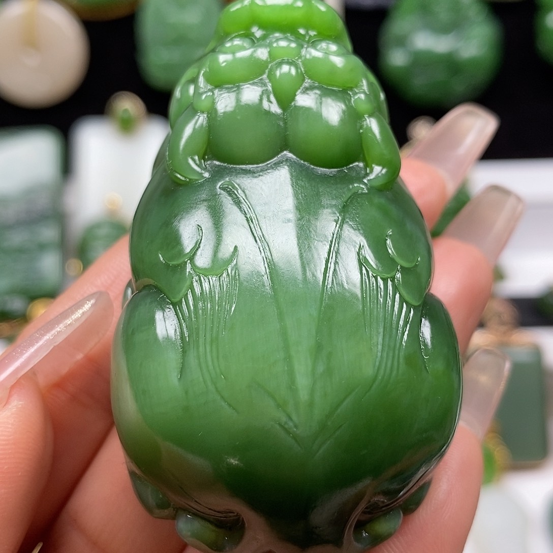 和田玉颈饰未镶嵌手把