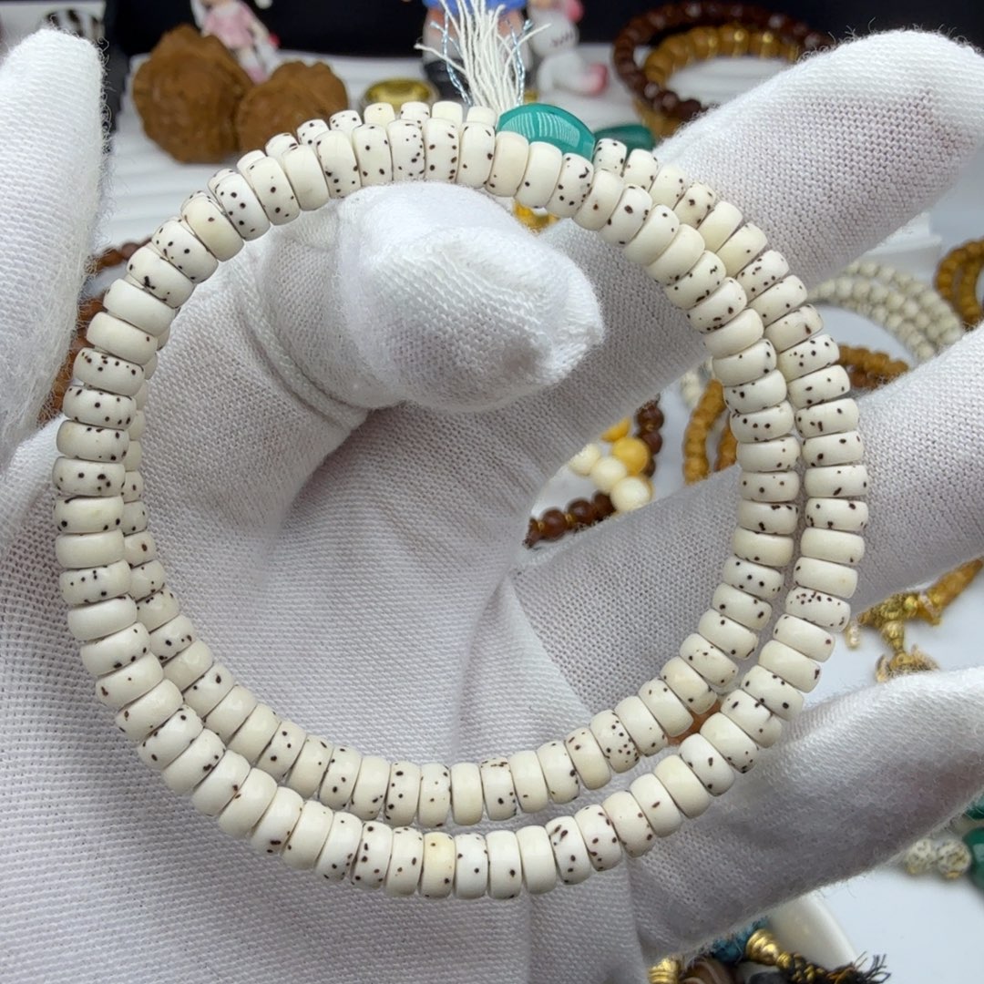 吊坠星月菩提留白