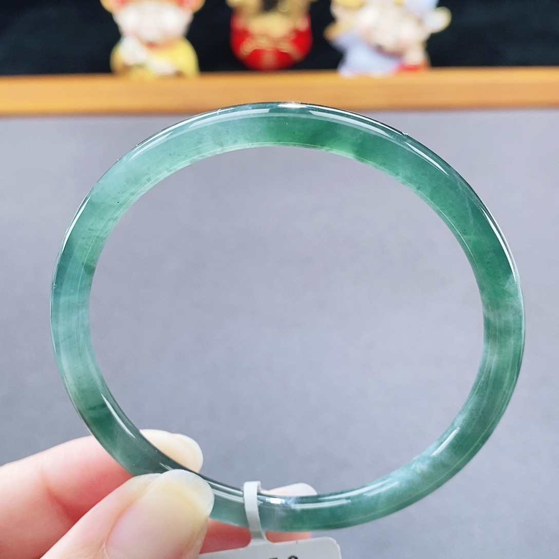 翡翠未镶嵌手镯125