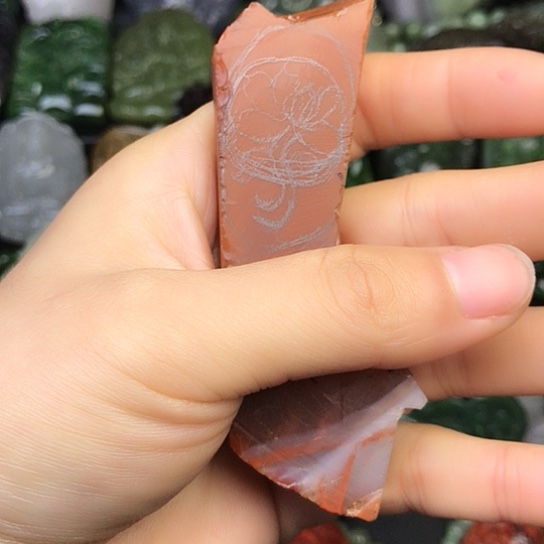 南红玛瑙未镶嵌颈饰定制荷花