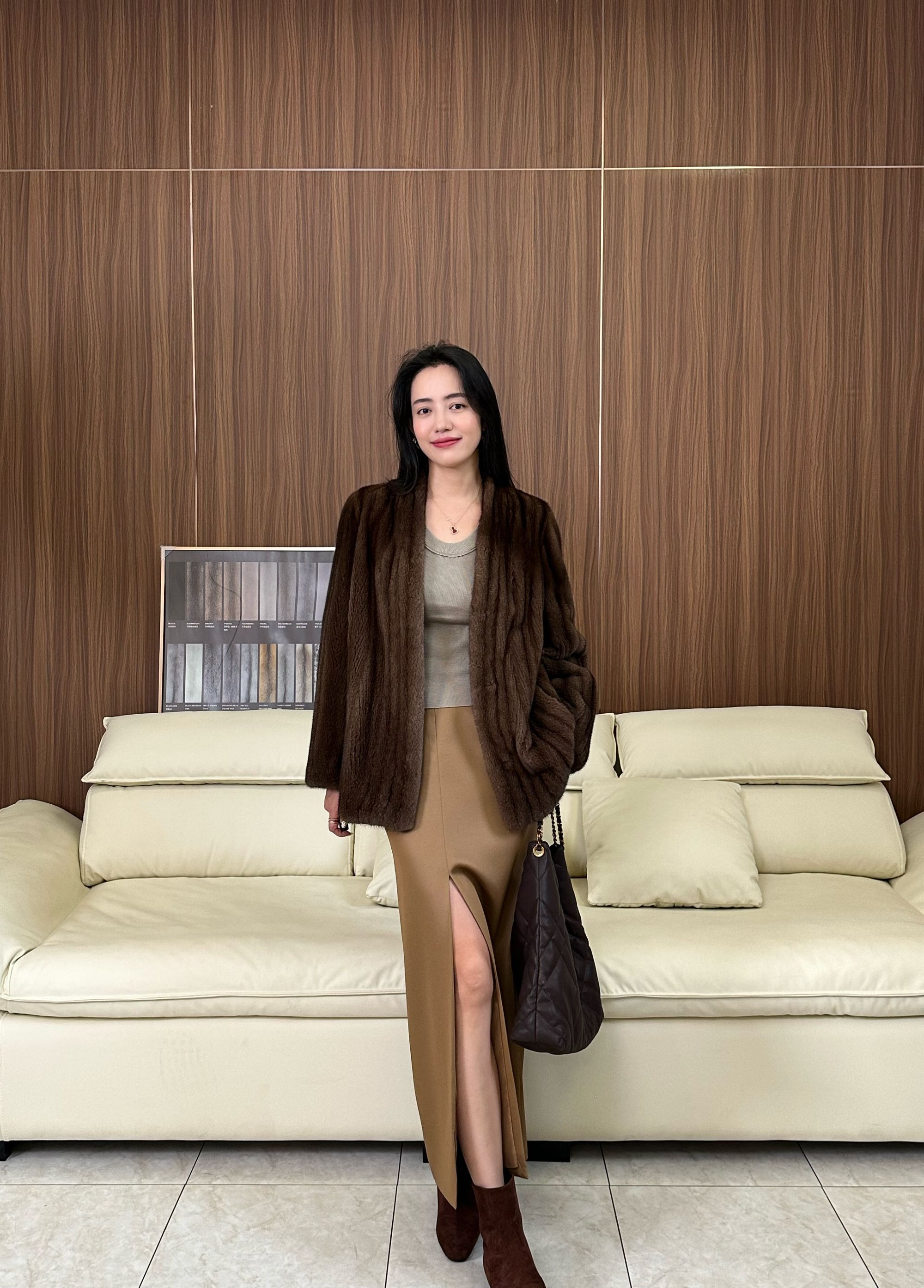 【珍妮皮草】“暮色”天鹅绒短二分刀工艺新款时尚气质冬季外套女