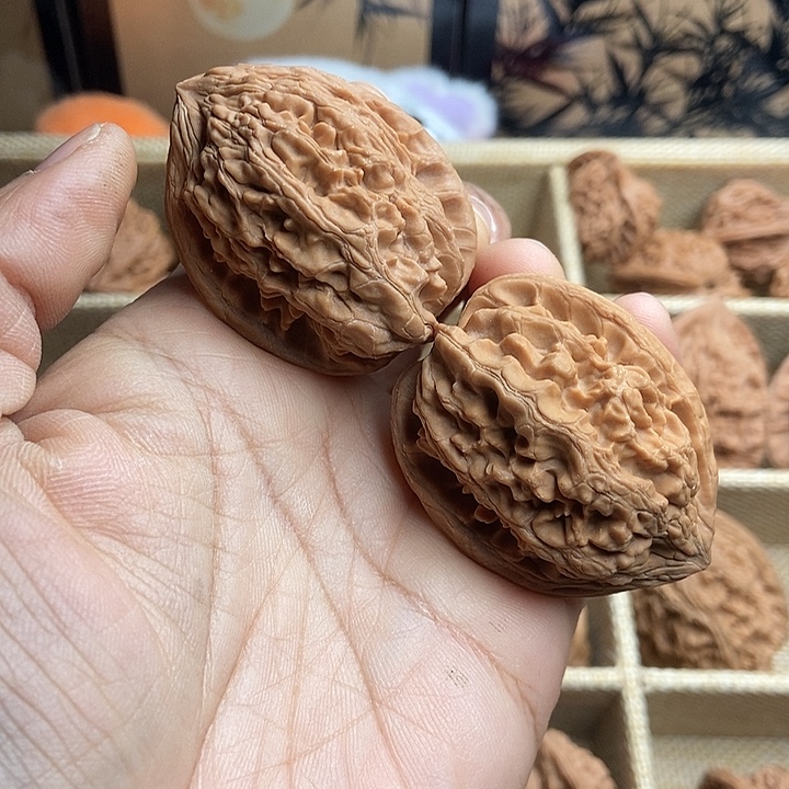 K***^文玩核桃吊坠39大古石