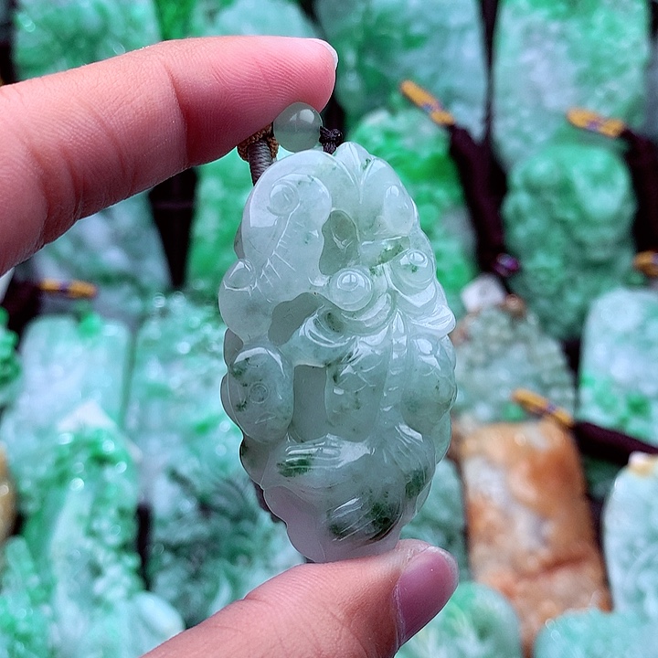 翡翠吊坠(不含链)未镶嵌金*