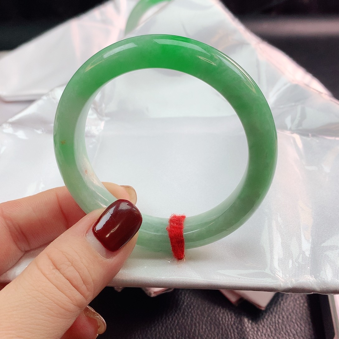 翡翠手镯未镶嵌正圈882329