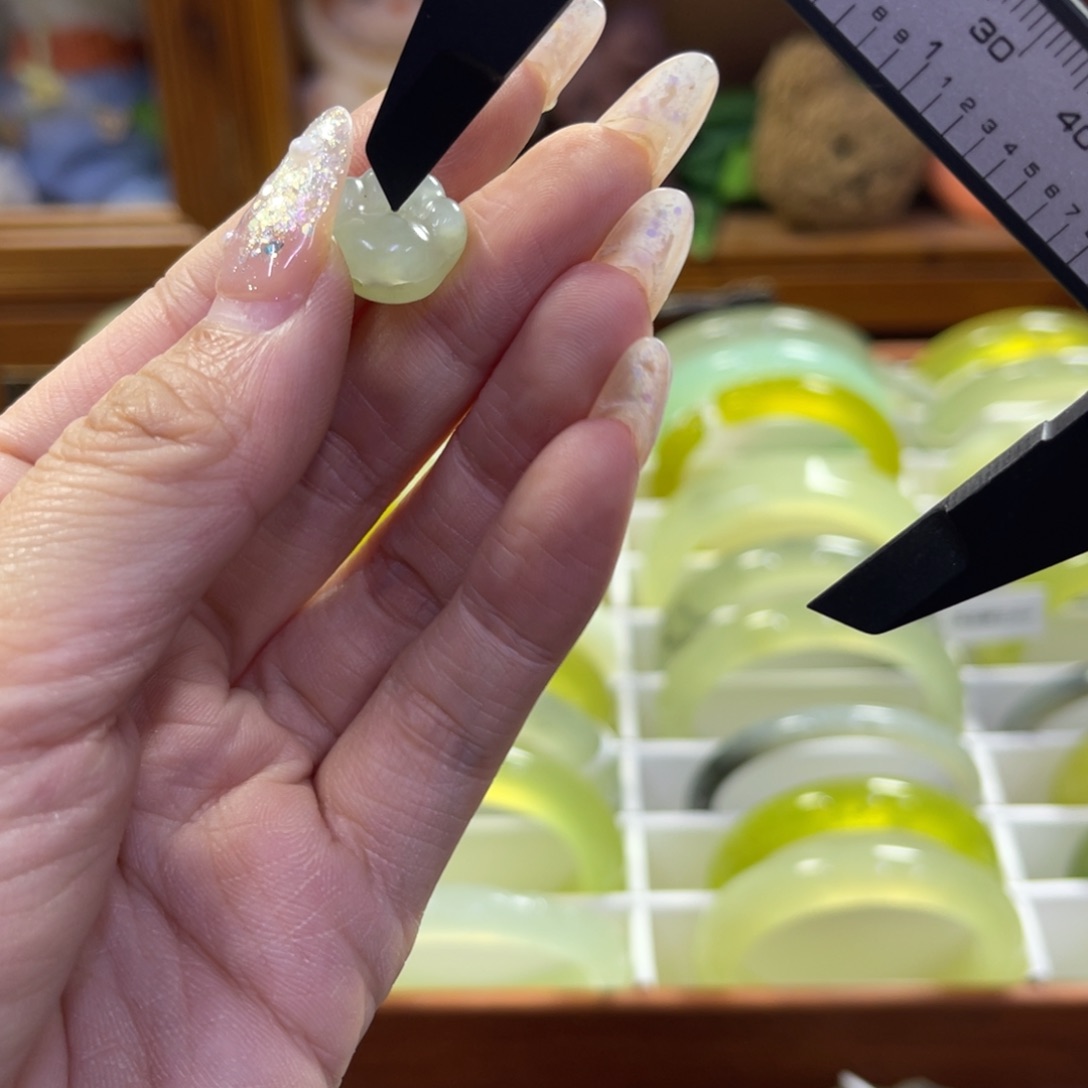 蛇纹石玉未镶嵌手镯212