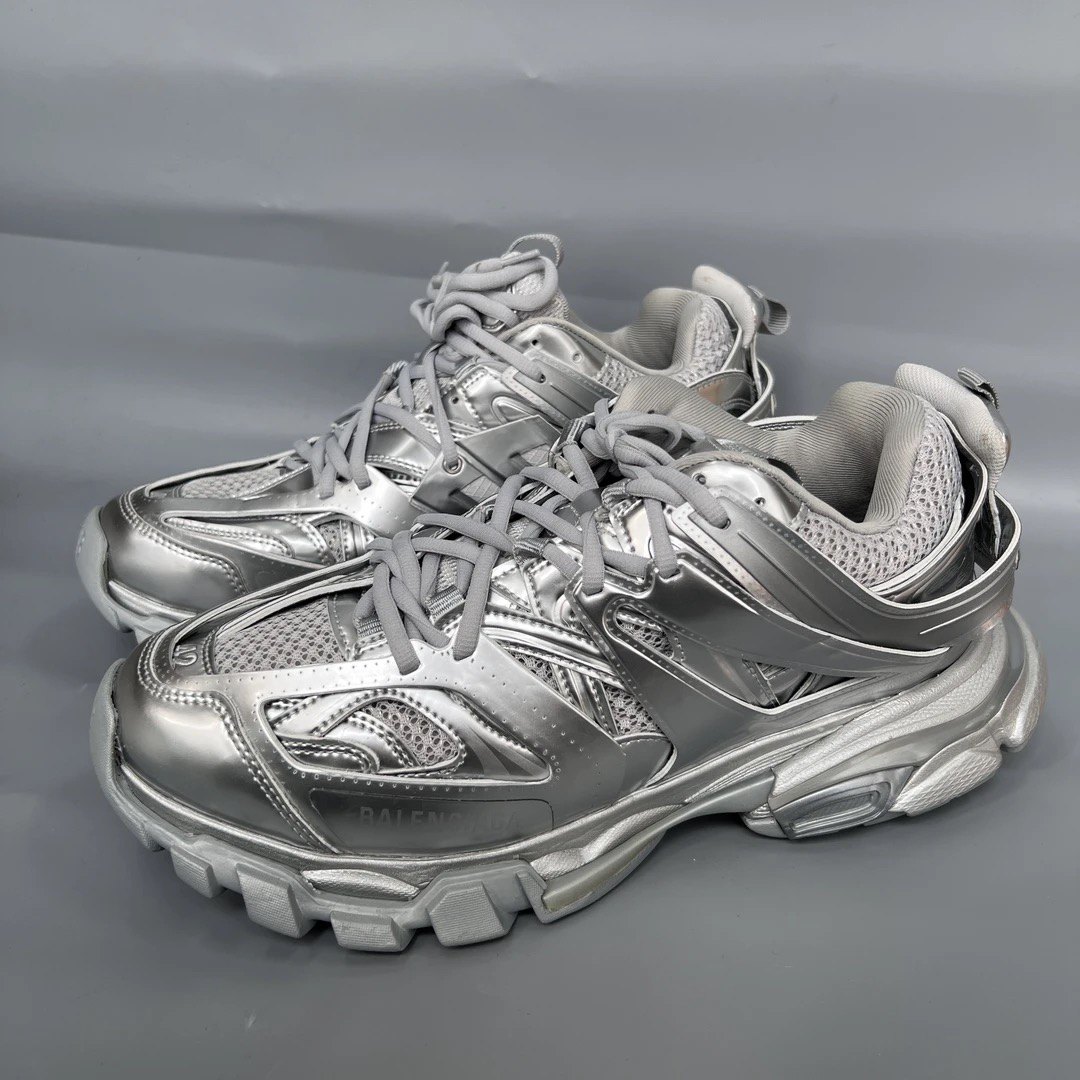 全新未使用 Balenciaga/巴黎世家 银色  8家