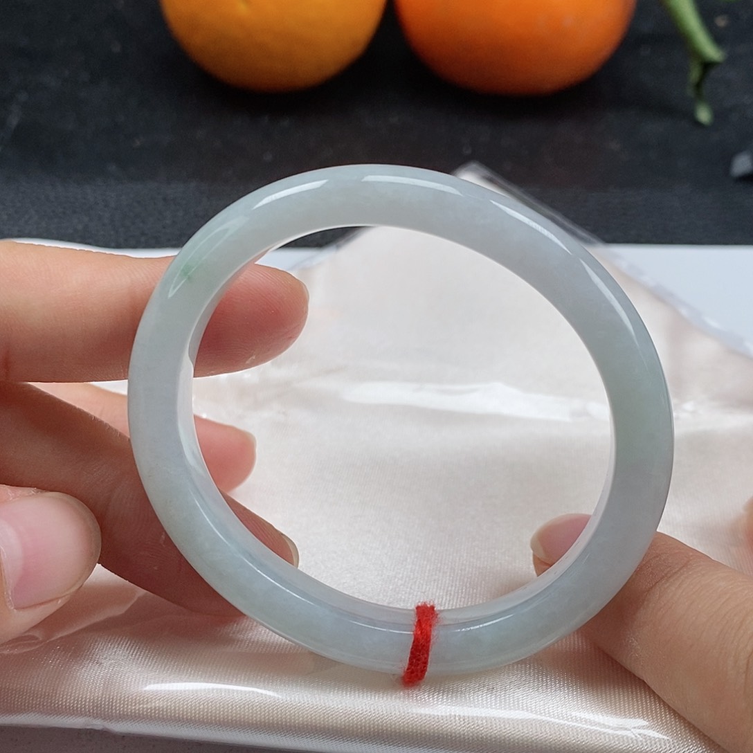 【闪购商品】翡翠手镯（贵妃镯）未镶嵌222号