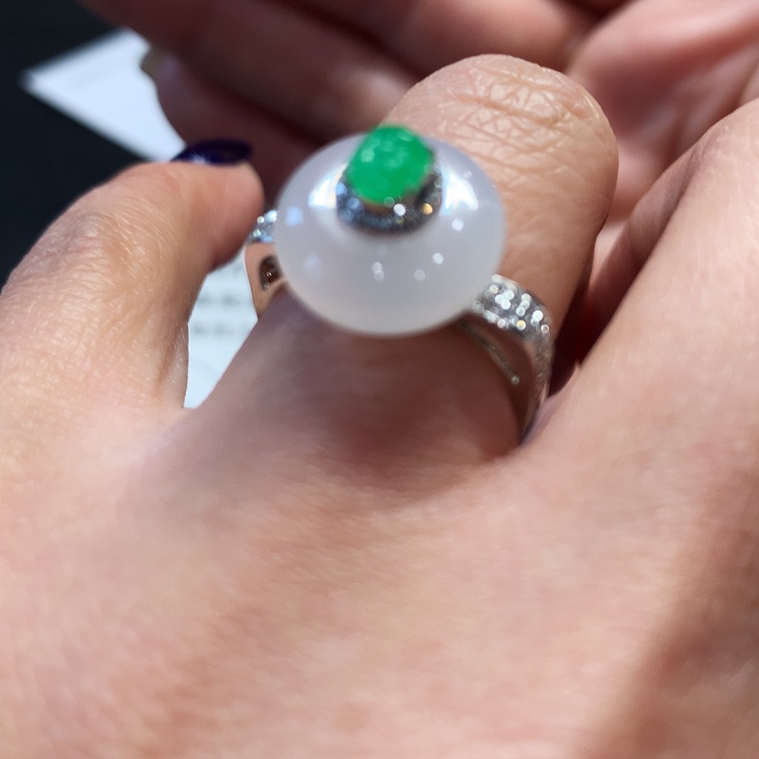 翡翠颈饰18K金镶嵌笑****