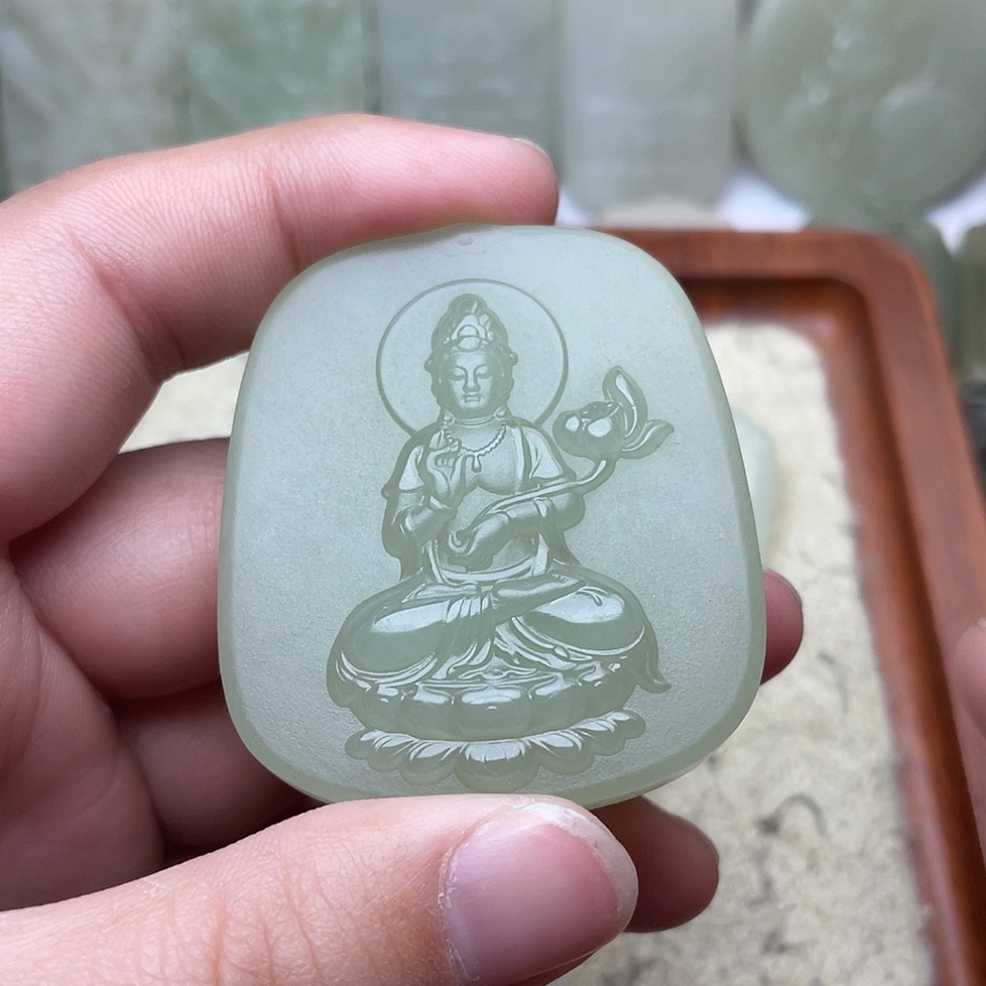 和田玉未镶嵌颈饰