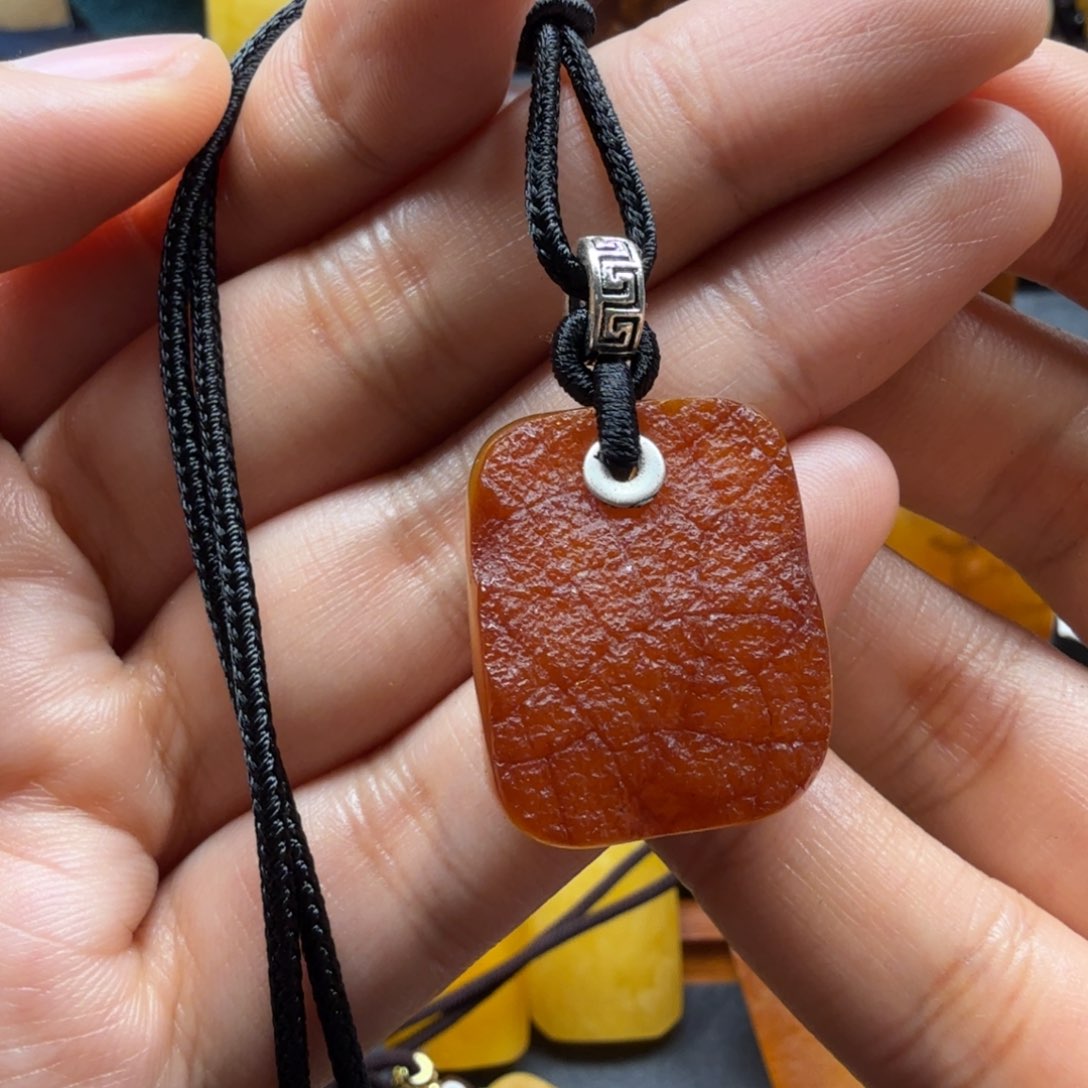 未镶嵌吊坠(赠链)琥珀