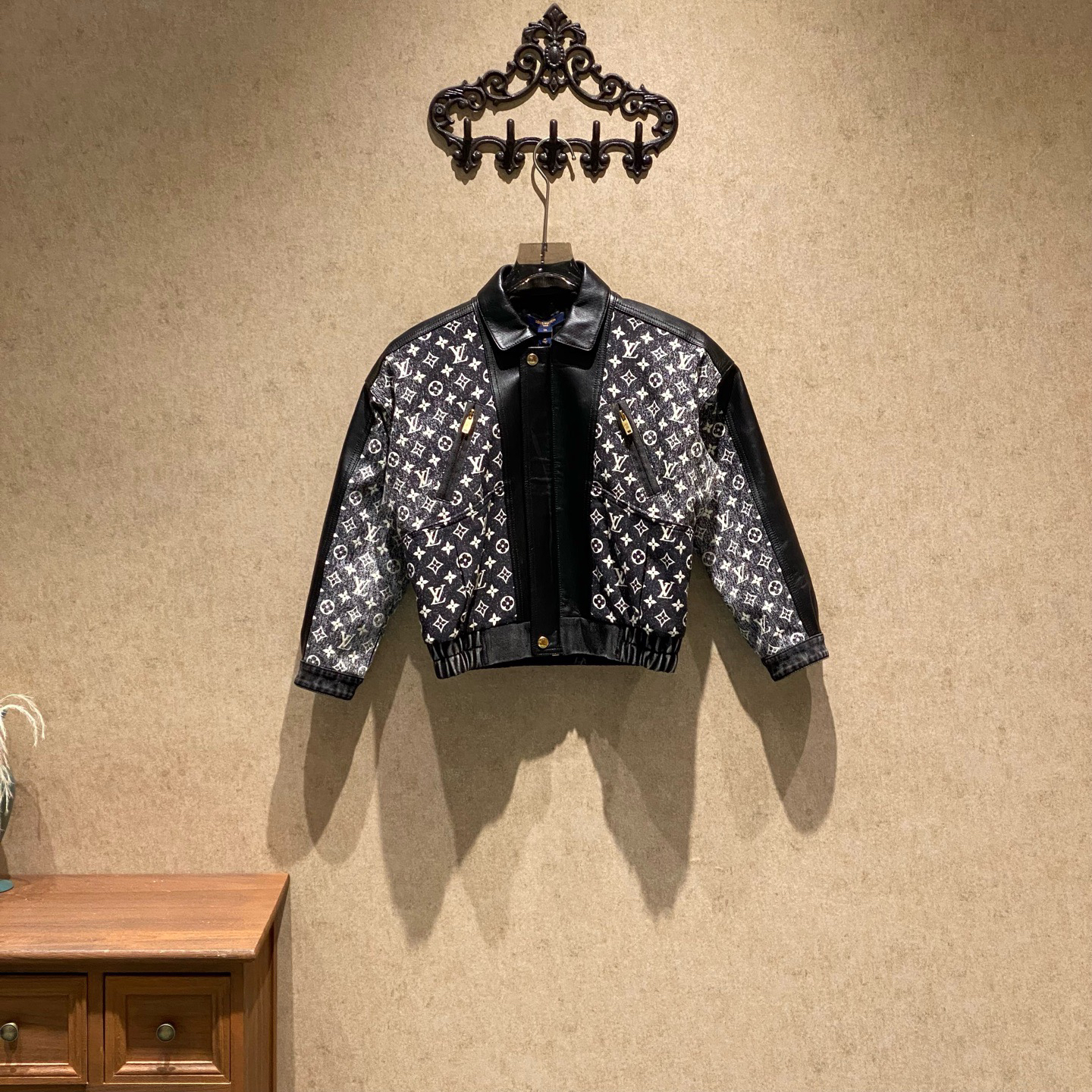 未使用 LouisVuitton/路易威登 新款黑色拼皮夹克外套/36码/40410