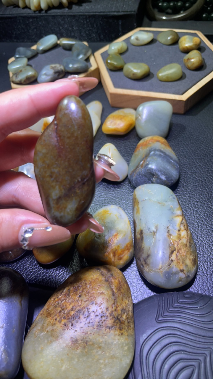 天然和田玉意思吊坠