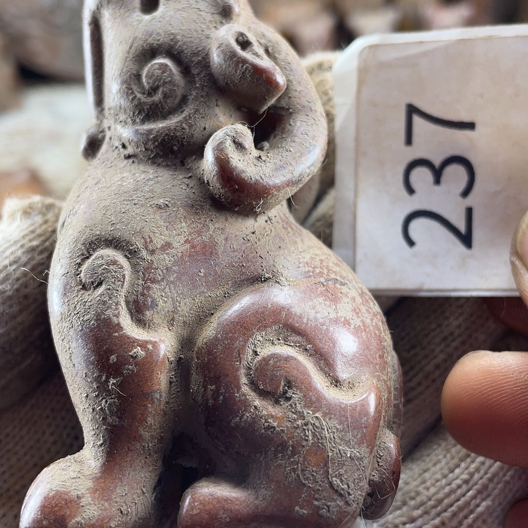 和田玉（糖玉）未镶嵌挂件