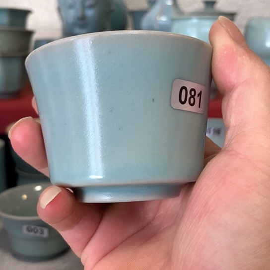 微瑕，汝官窑釉色，马蹄杯