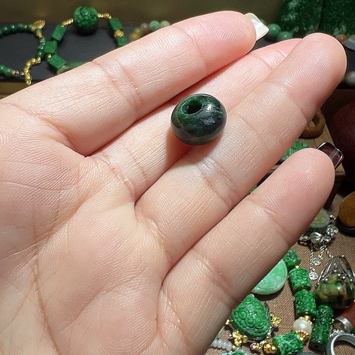 翡翠手串未镶嵌翡翠单珠