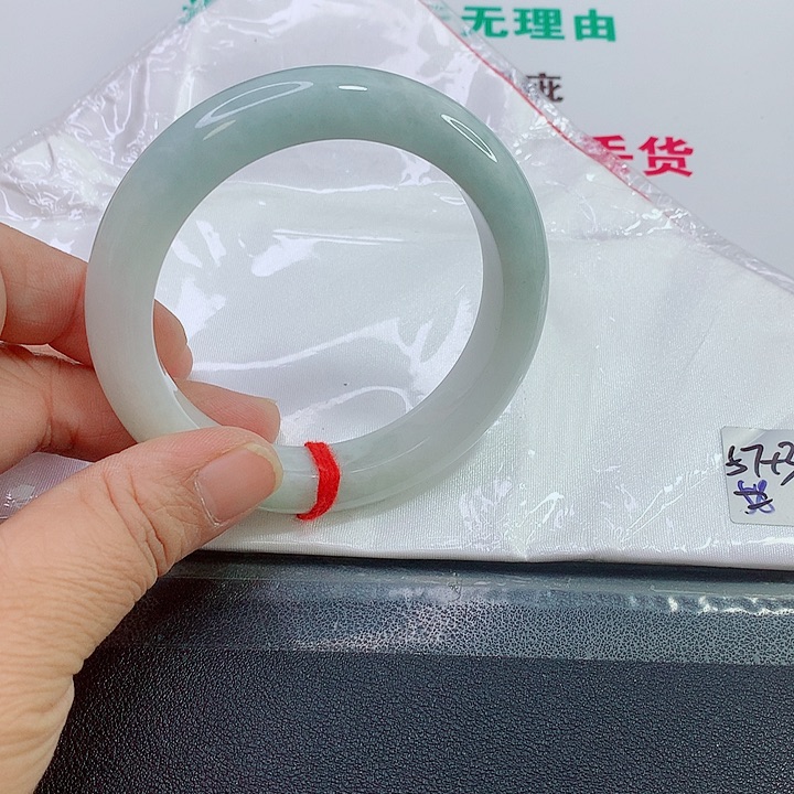 未镶嵌手镯翡翠手镯