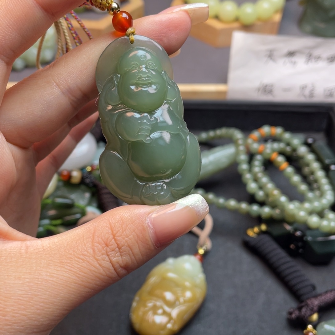 和田玉颈饰未镶嵌