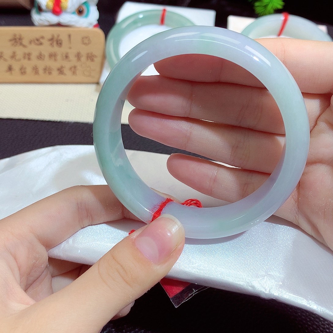 翡翠未镶嵌手镯7048