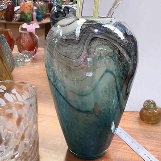 琉璃花瓶高31厘米口径9厘米