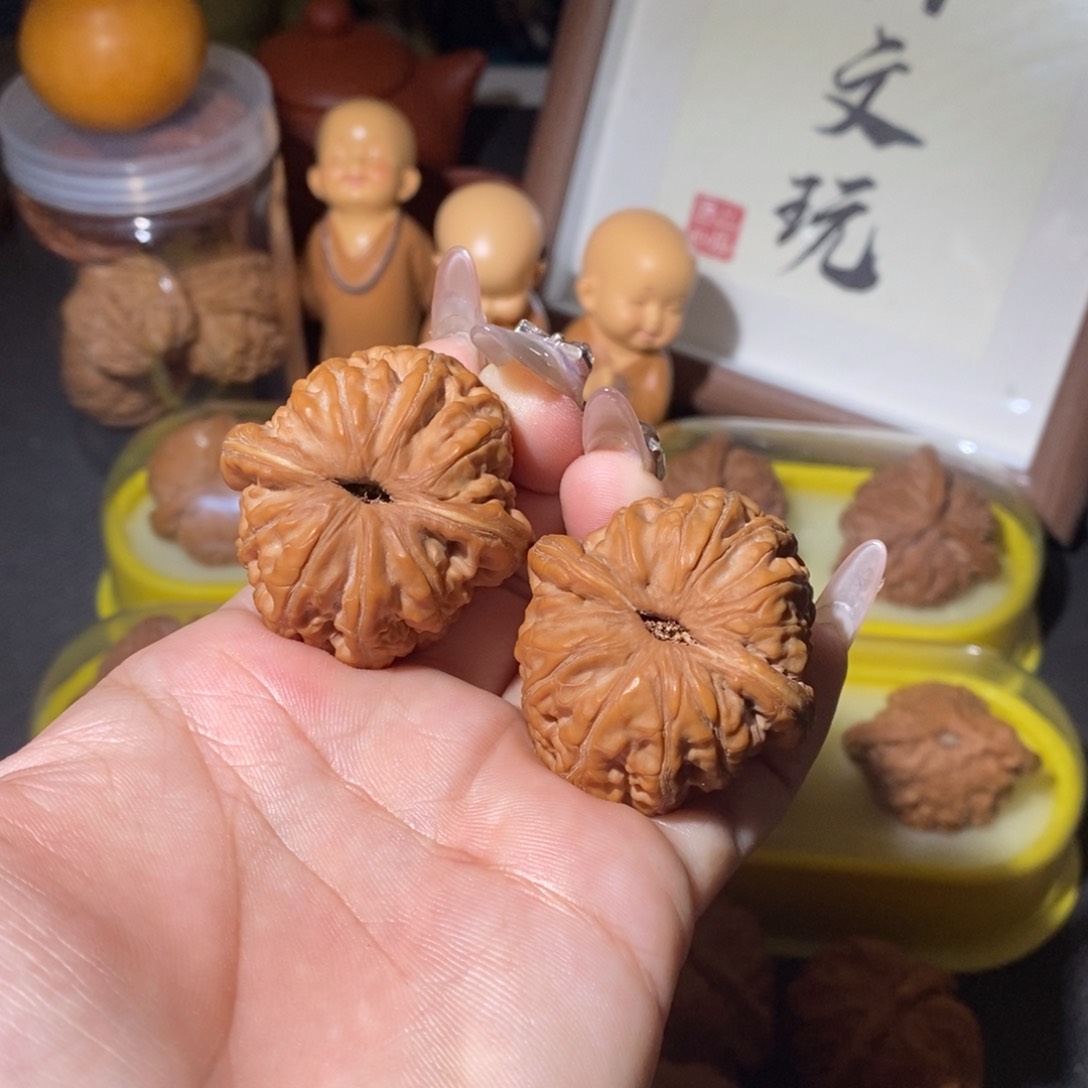 文玩核桃吊坠大*?40元宝