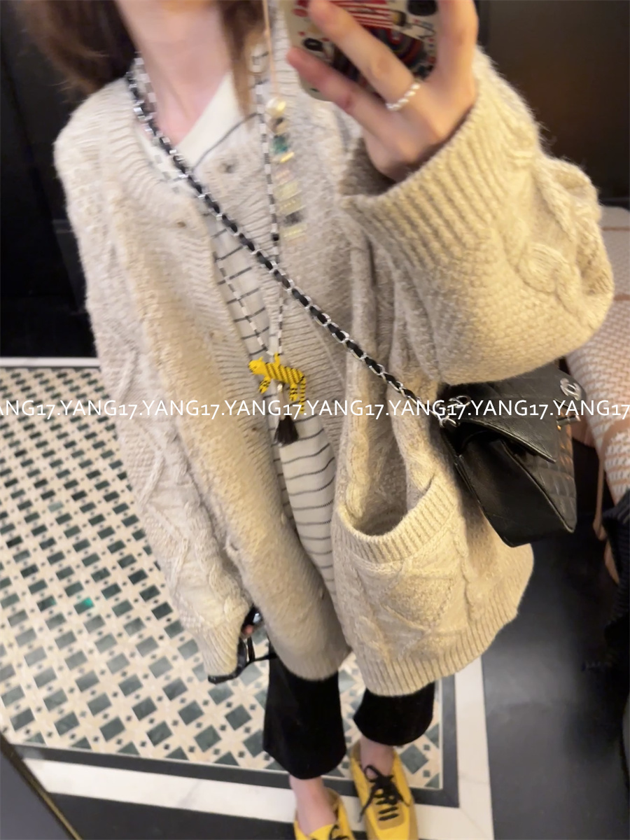 杨十七 一件过冬麻花大毛衣！重磅1280克羊毛复古扭花针织开衫外套